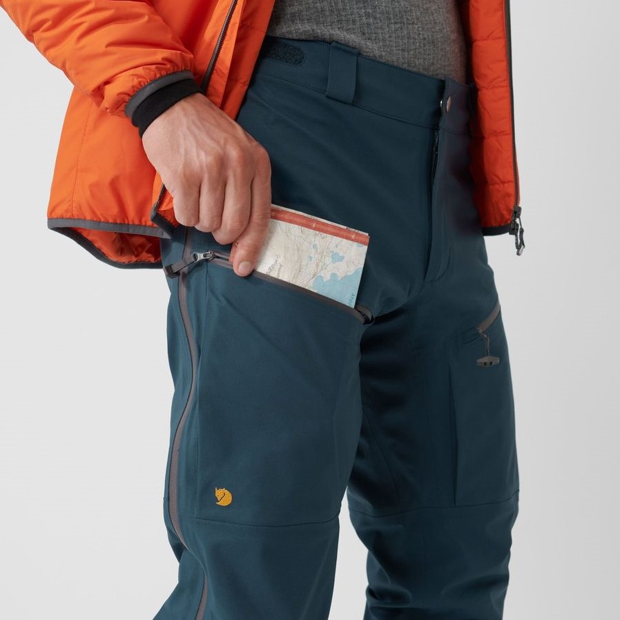 Fjallraven Bergtagen Eco Shell Trousers M Mountain Blue 52 uw specialist in outdoor wintersport hockey en meer