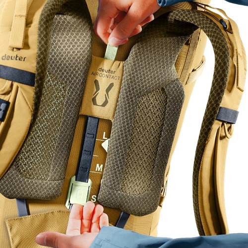 Deuter Aircontact Core 60+10 - Savanna/Nori