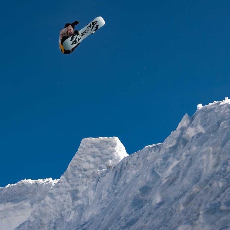jones twin snowboard